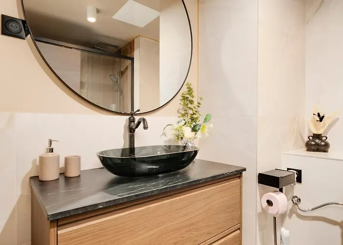 Apartamento Encorps Nuit, Jacuzzi, Centre Gare Congres, Parking Nancy